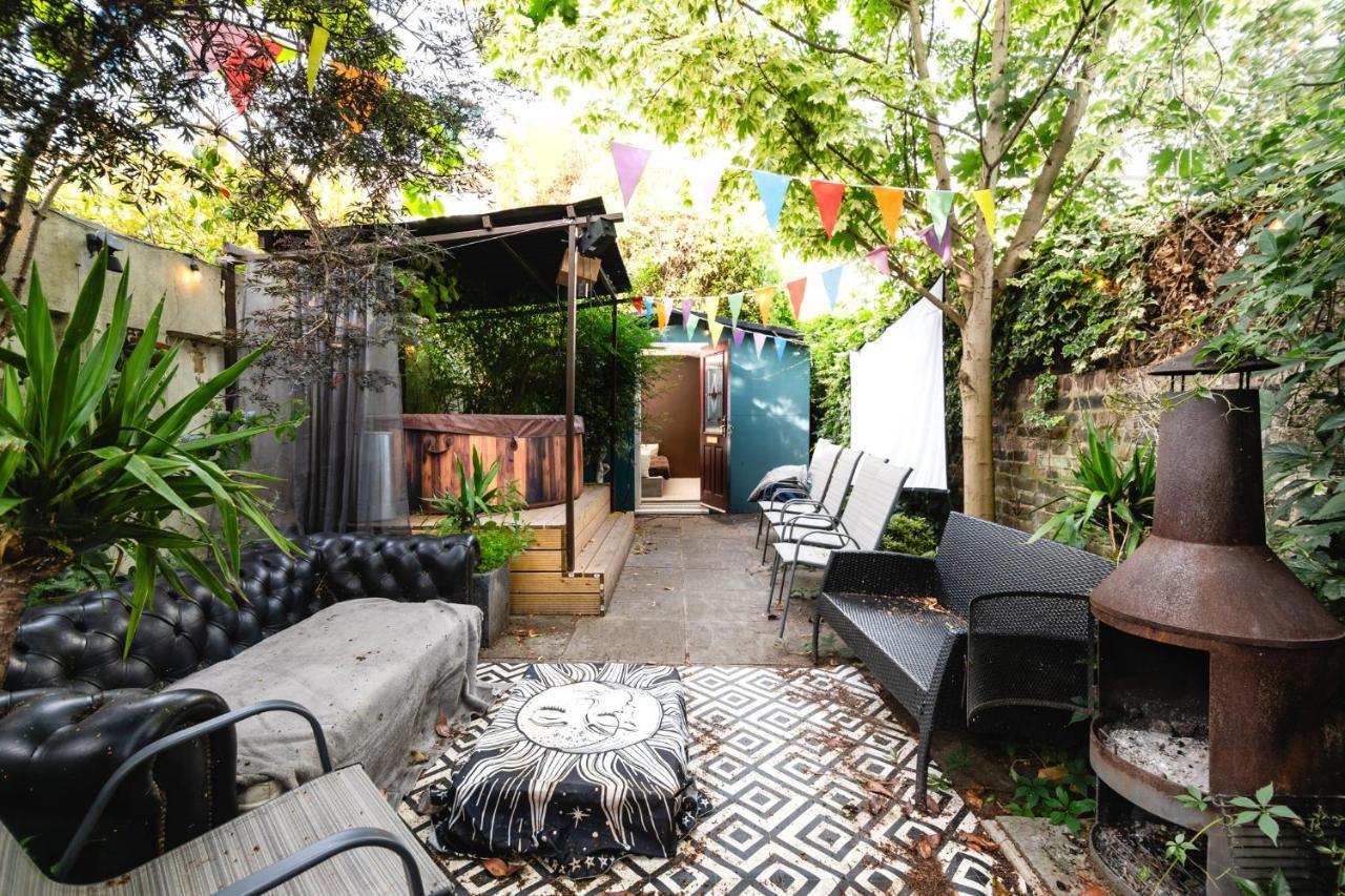 Double Room W/Projector & Garden Hot Tub Londra Dış mekan fotoğraf