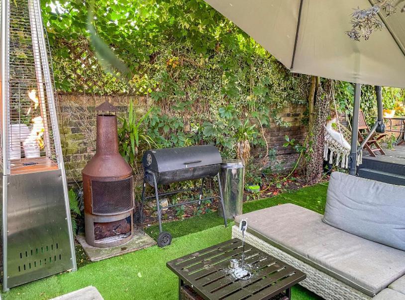 Double Room W/Projector & Garden Hot Tub Londra Dış mekan fotoğraf